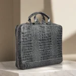 کیف اداری چرم طبیعی مدل دلناز چرم (طرح کروکو - رنگ طوسی)